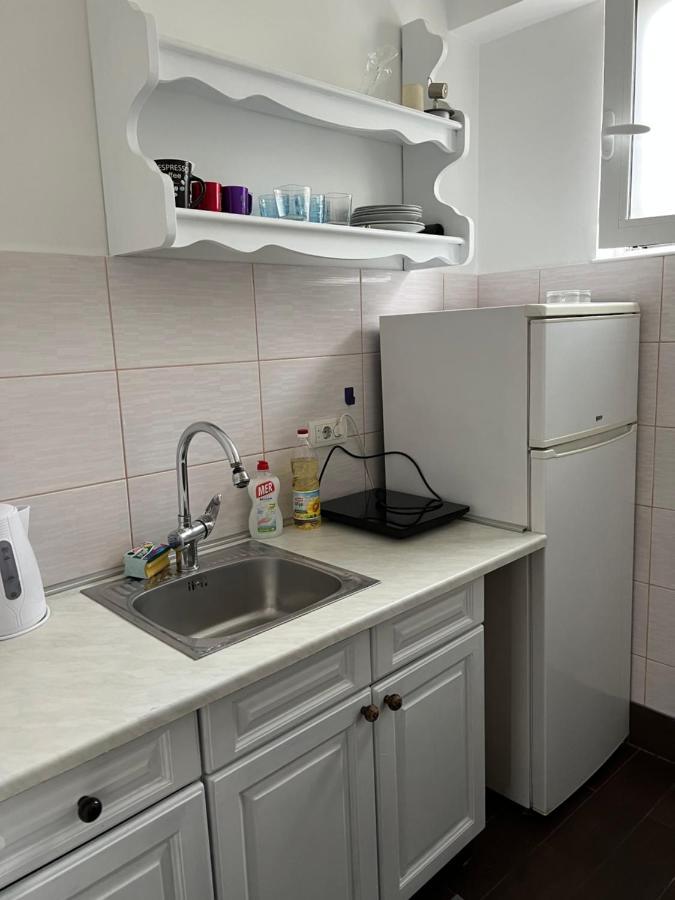 Apartman Lena Belgrad Exteriör bild