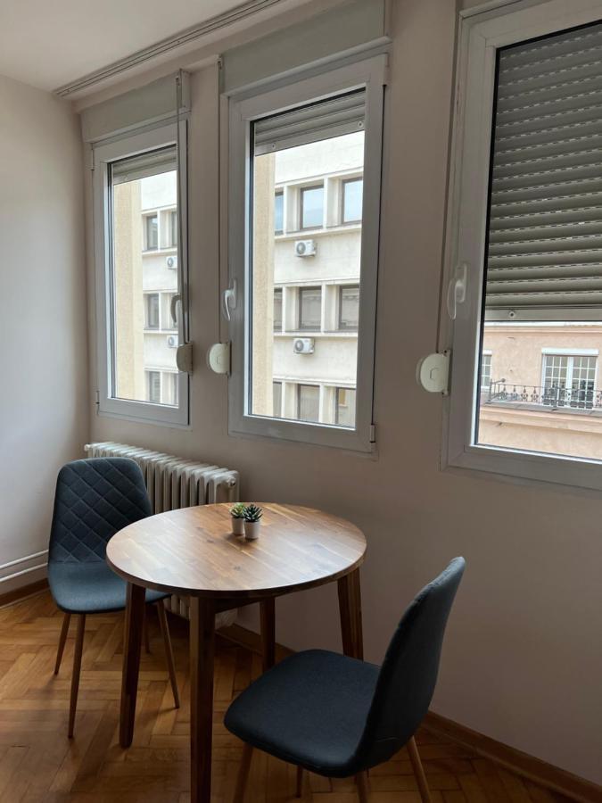 Apartman Lena Belgrad Exteriör bild